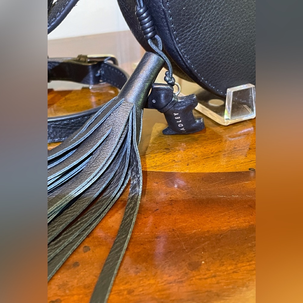 Radley London black circle leather crossbody bag - Picture 3 of 13